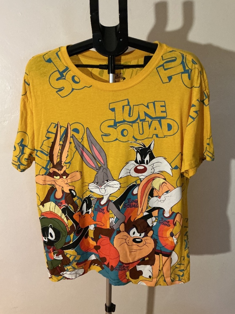 Men’s Looney Tune Space Jam Yellow Oversized Yellow T-shirt X-large